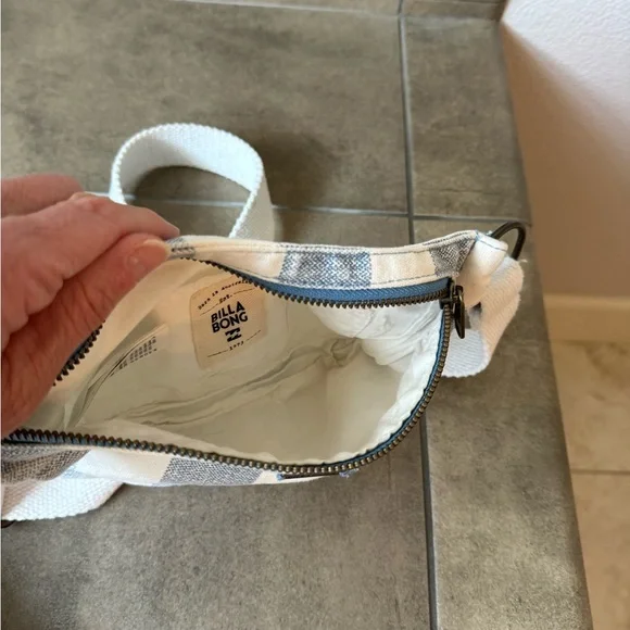 Billabong canvas Fanny pack - Picture 3 of 3